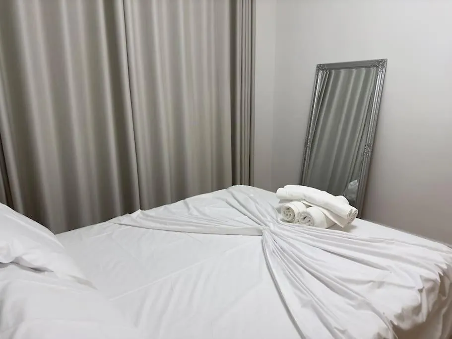 Modern Meets Comfort 2 Bedroom Apartment In Central Bllok Τίρανα