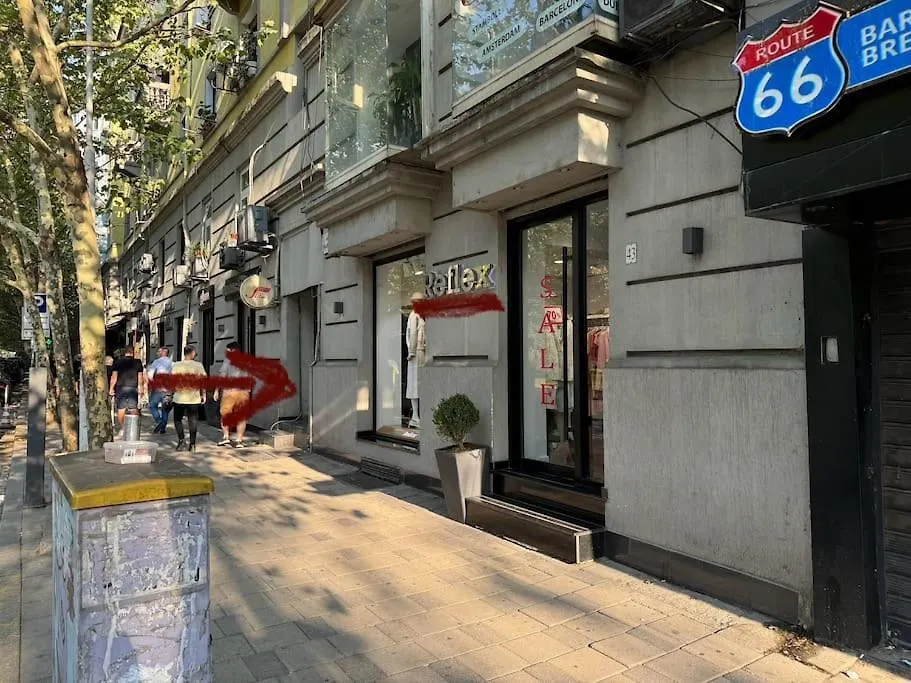 Modern Meets Comfort 2 Bedroom Apartment In Central Bllok Τίρανα